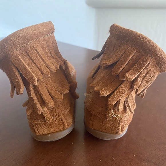 MINNETONKA BOHO FRINGE MOCCASINS size 7 - Picture 3 of 7